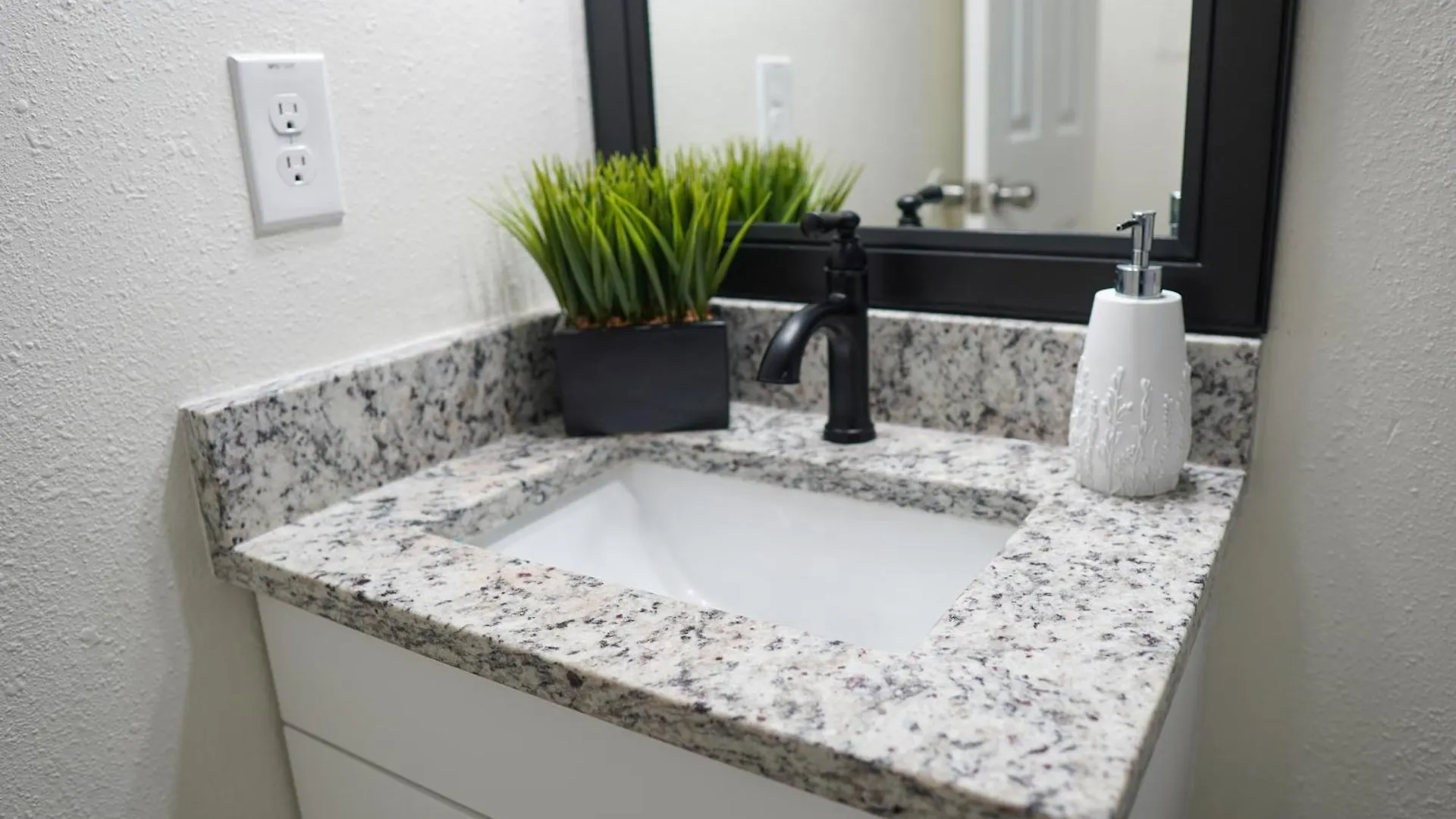 Jay'S Cozy Escape Apartman Tampa